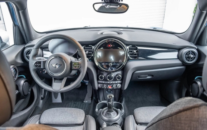 MINI Cooper cena 126900 przebieg: 10, rok produkcji 2023 z Gryfice małe 7